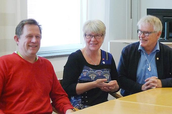 Dan Gaversjö, Gaversjö Innovation AB, Ann-Marie Johansson (S), regionstyrelsens ordförande och Christer Siwertsson (M), regionråd. FOTO: Ove Demår